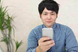 【島田市の探偵の不倫・浮気調査】怪しすぎる……その場で電話に出ない夫