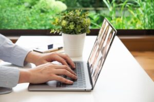 【熱海市の探偵の不倫・浮気調査】露骨に顔に出しやがって！　夫の在宅ワークを嫌がる妻の本音